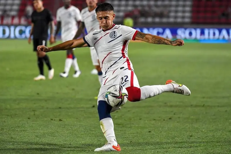 Fútbol: El lateral Gabriel Rojas es nuevo refuerzo de Racing
