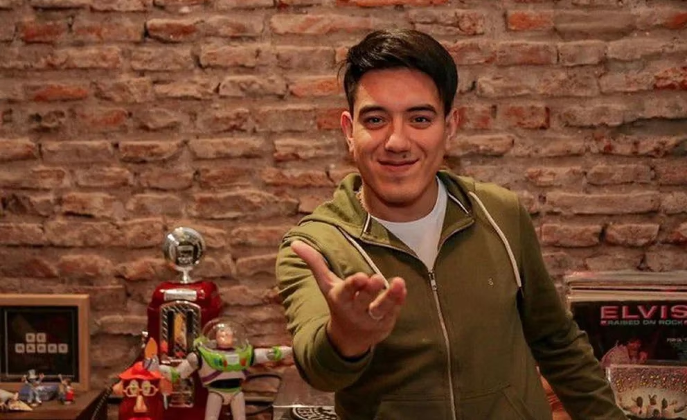 Quién es Iván Ramírez, el actor que revivió a Ricardo Fort en la serie sobre su vida: “Cuando me vi, pensé que era él”