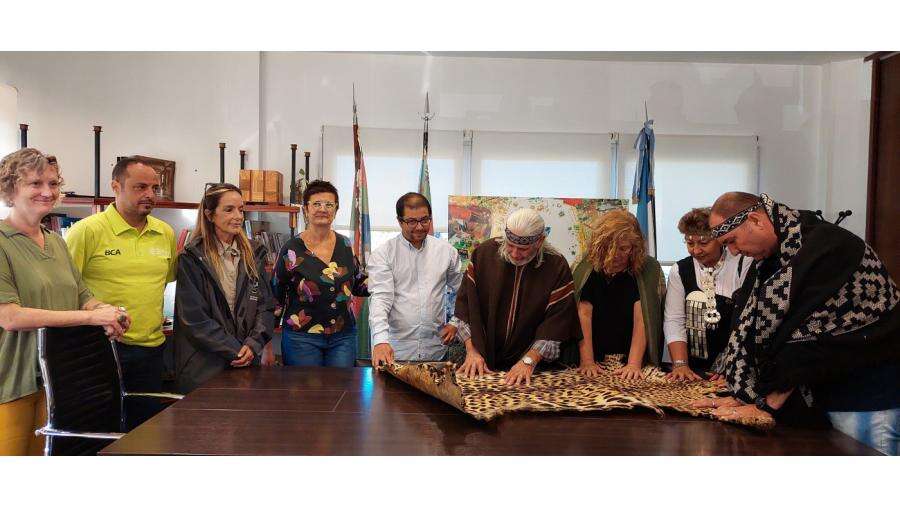 Entregan una piel de yaguareté al Museo Natural de La Pampa