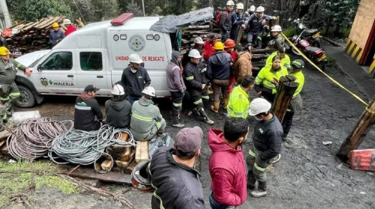 Colombia: Explosión de una mina provocó al menos 11 muertos y buscan a 10 desaparecidos