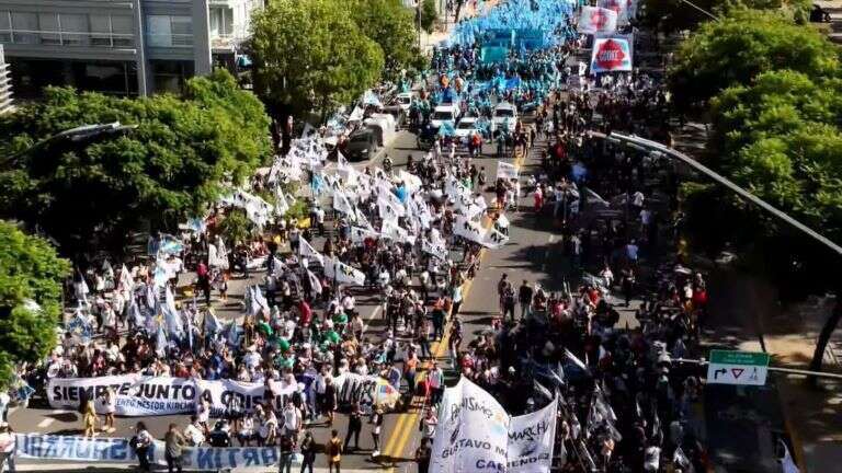 Día de la Memoria: Dos marchas en Buenos Aires, un mismo reclamo y distintas denuncias