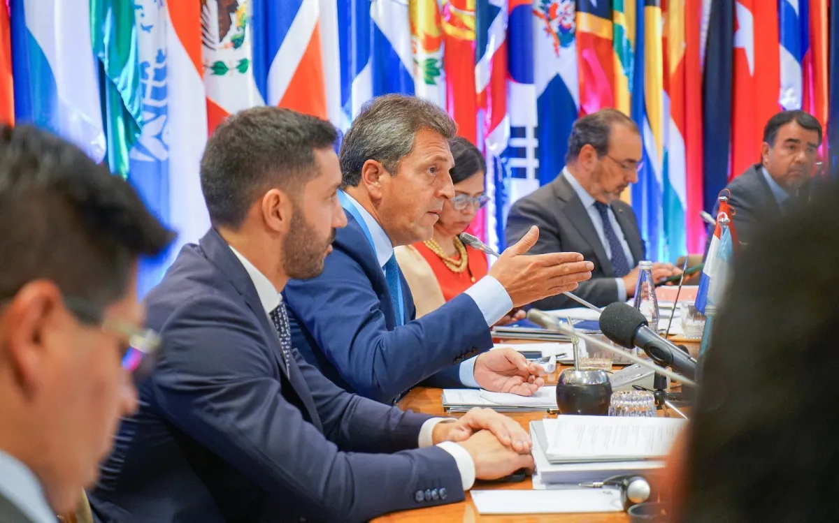 Massa acordó con la CAF un desembolso de US$840 millones