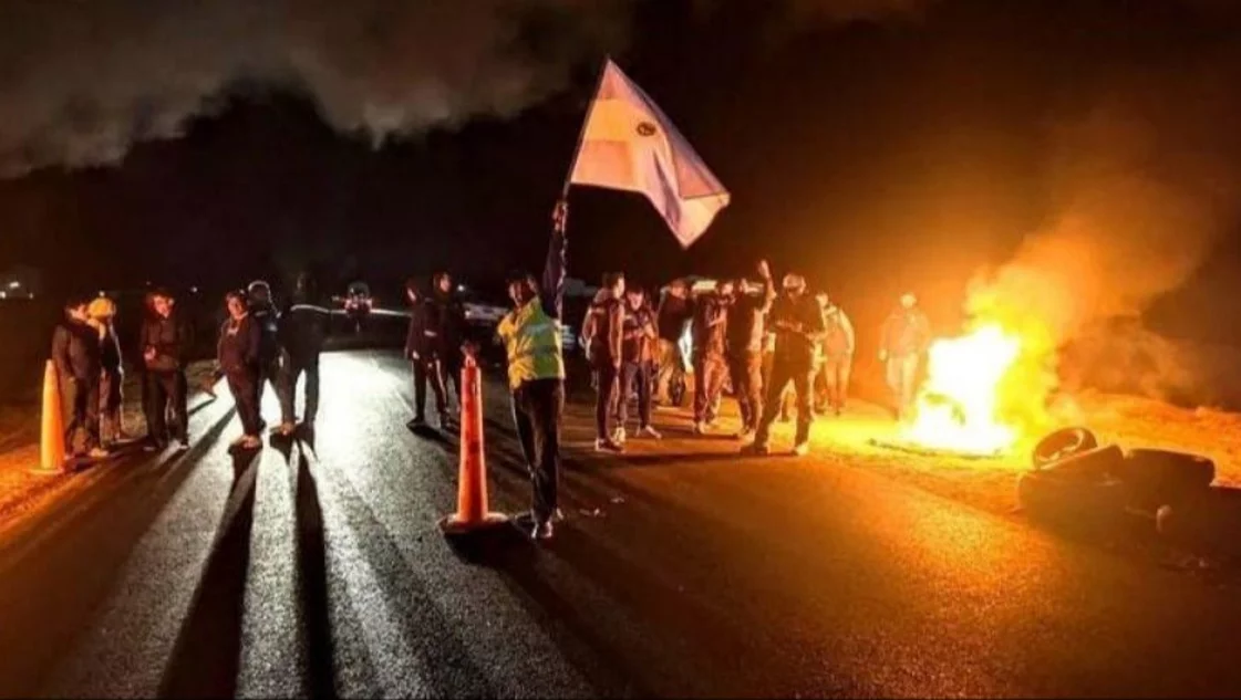 25 de Mayo: Cortaron el acceso a sectores petroleros por la mala condición de la ruta NÂº151