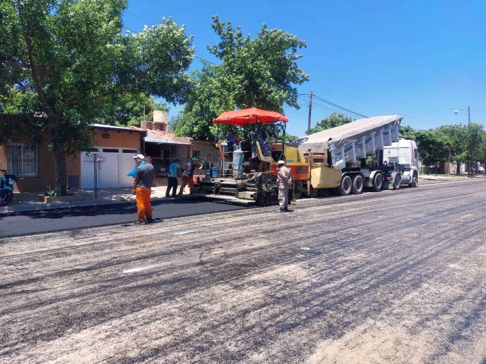 Programa semanal de pavimentación urbana en Santa Rosa