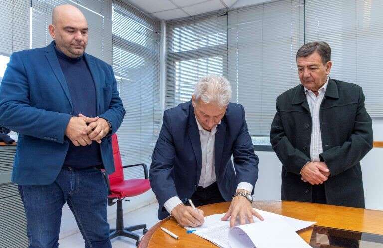 Se firmaron los contratos y comienzan a construirse 254 viviendas en 9 localidades de La Pampa