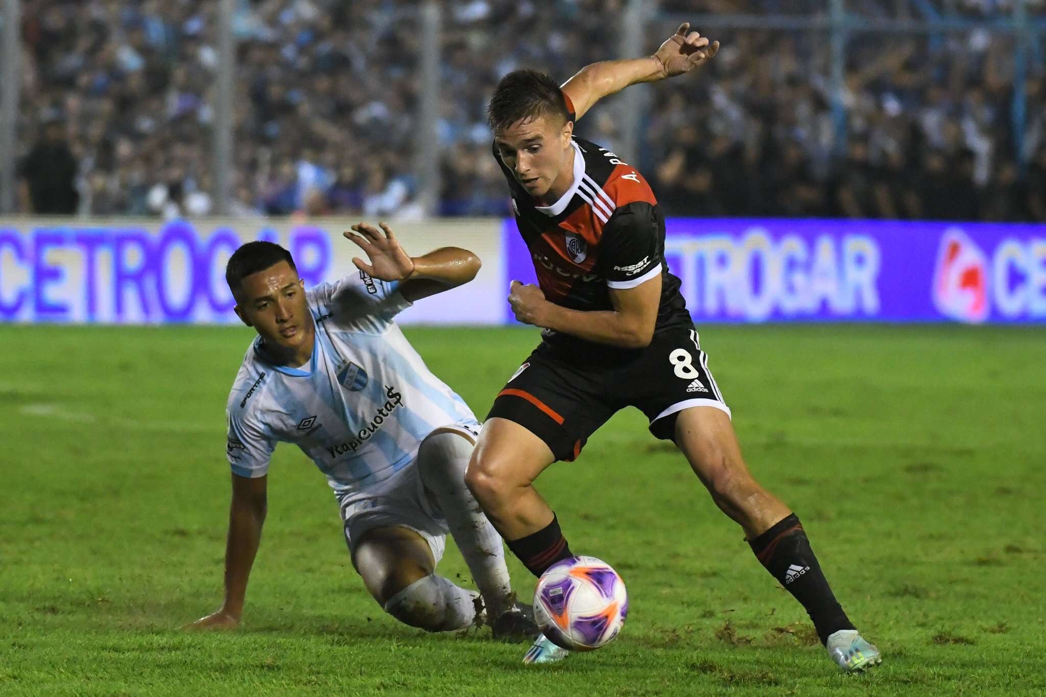 Fútbol: River rescató un punto en Tucumán y sigue como único puntero