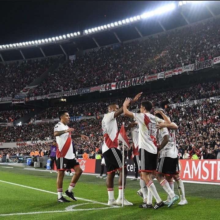Fútbol: River recibe a Independiente en el Monumental
