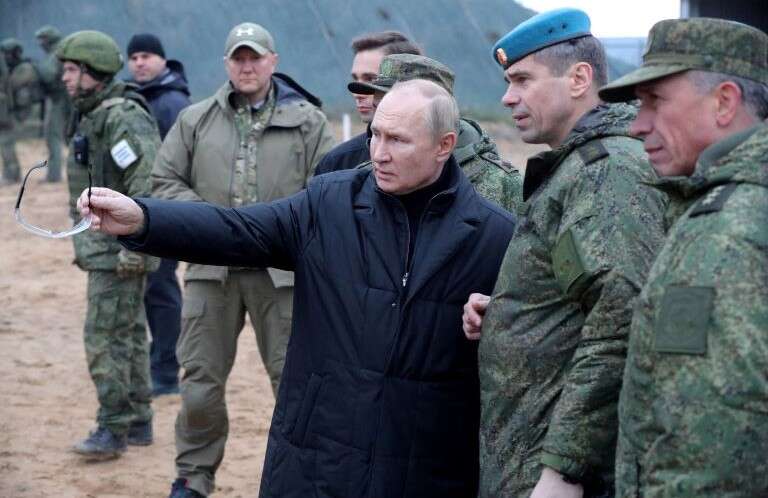Guerra en Europa del Este: Putin visitó dos regiones de Ucrania y Rusia arremetió contra Bakhmut
