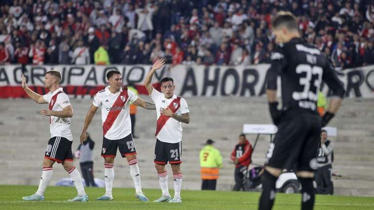 Fútbol: River le ganó a Independiente y volvió a sacar seis puntos de ventaja