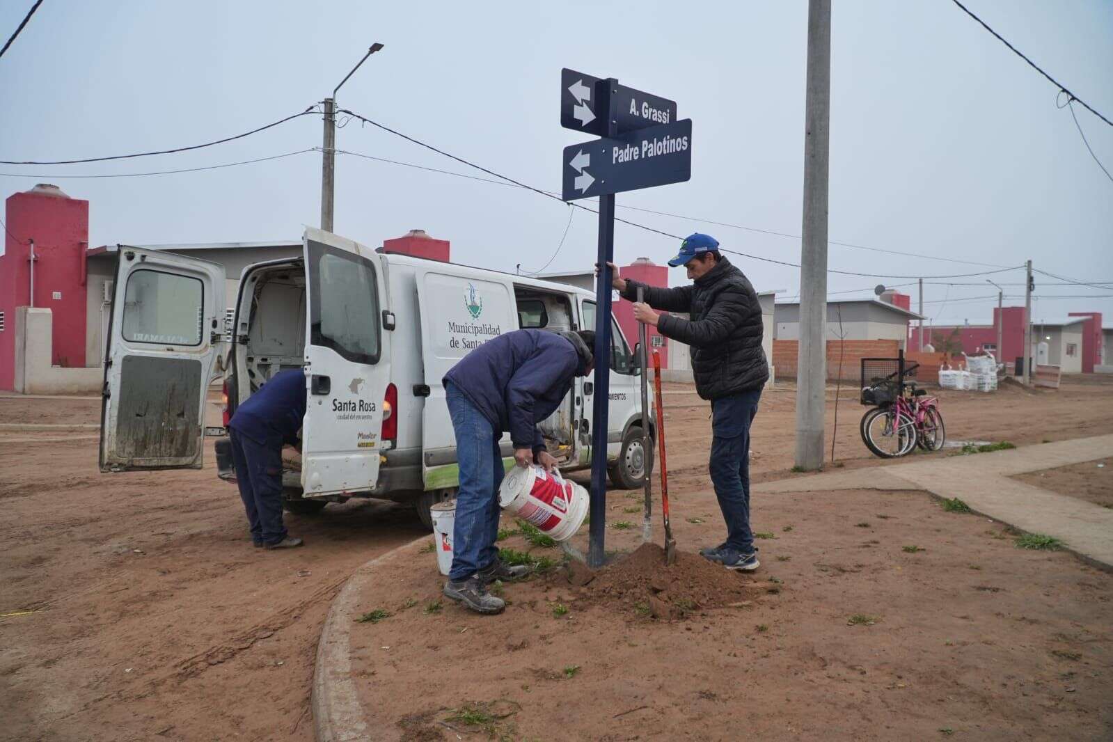 Santa Rosa: Colocan cartelería para las calles del BÂ° ARA San Juan