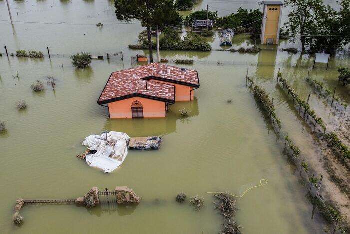Italia: Las inundaciones provocaron 14 muertos y 20 mil evacuados