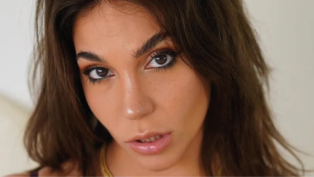 Luciana Milessi, la fan número 1 de Julián Ãlvarez, posó con una microbikini bicolor