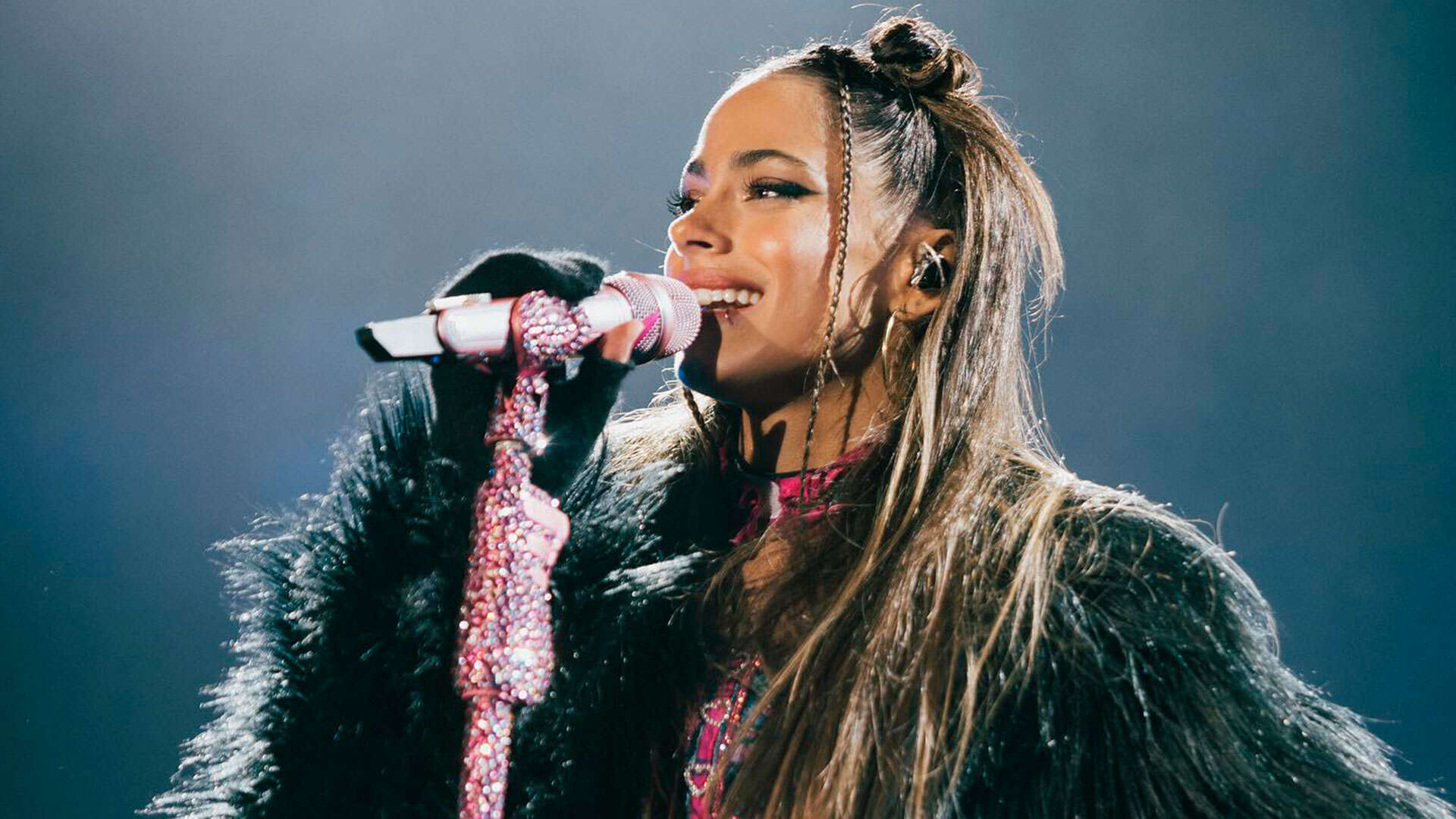 Tini Stoessel rompió en llanto en pleno show tras revelar que sufrió ataques de pánico: “Veía muy difícil volver a subir a un escenario”