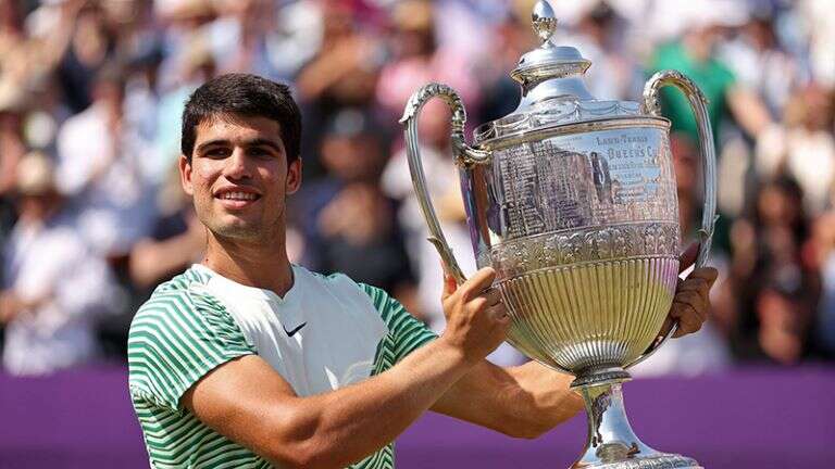 Tenis: Alcaraz se consagró en QueenÂ´s y volvió al NÂ°1 del mundo
