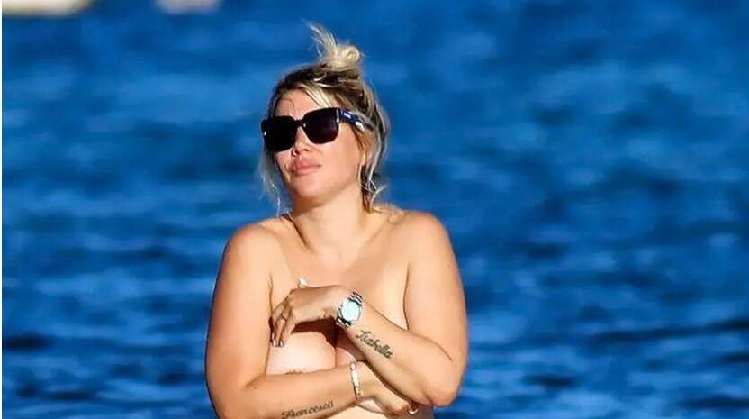 “Viene de regalo un striptease”: Wanda Nara no se dio cuenta y mostró de más en una foto