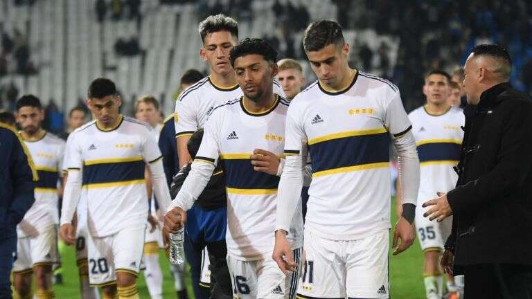 Fútbol: Boca sufrió una histórica goleada ante Godoy Cruz en Mendoza y quedó a 22 puntos de River