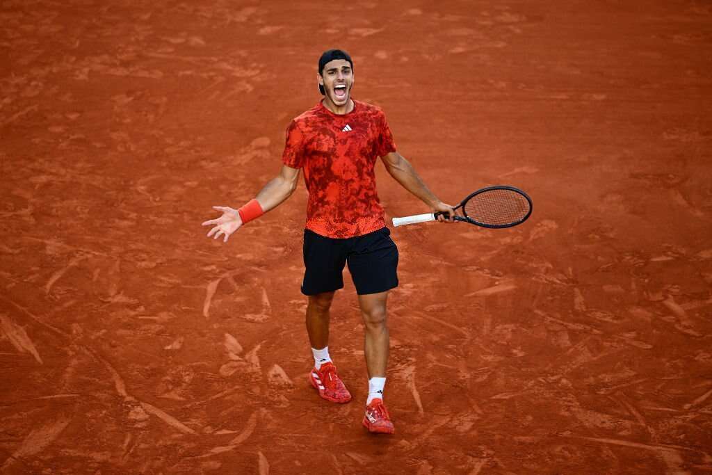 Tenis: Cerúndolo sorprendió y está en octavos de Roland Garros