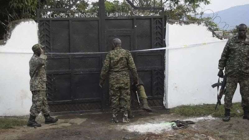 Uganda: Un ataque terrorista deja 37 estudiantes muertos