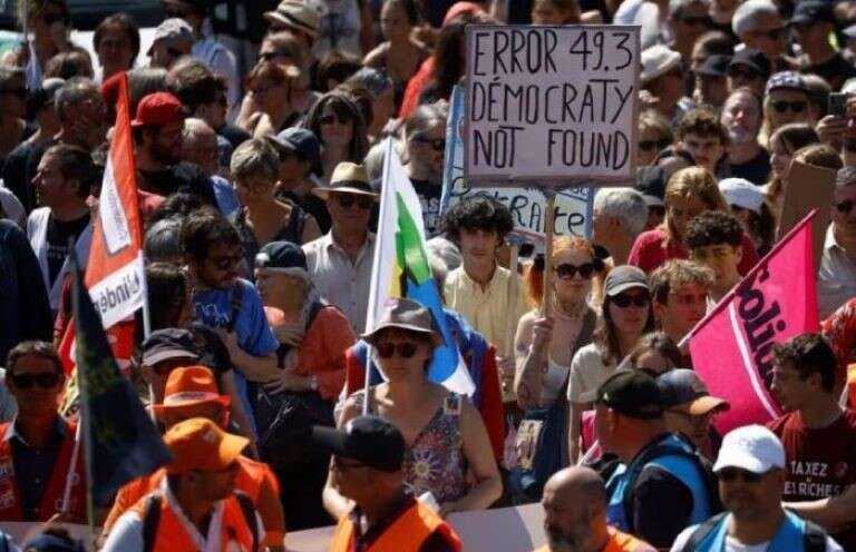 Francia: Tensión en París por la reforma de pensiones, manifestantes ocuparon la sede de los Juegos Olímpicos