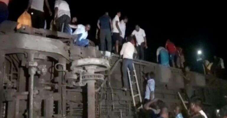 India: Tragedia ferroviaria con al menos 50 muertos y 300 hospitalizados