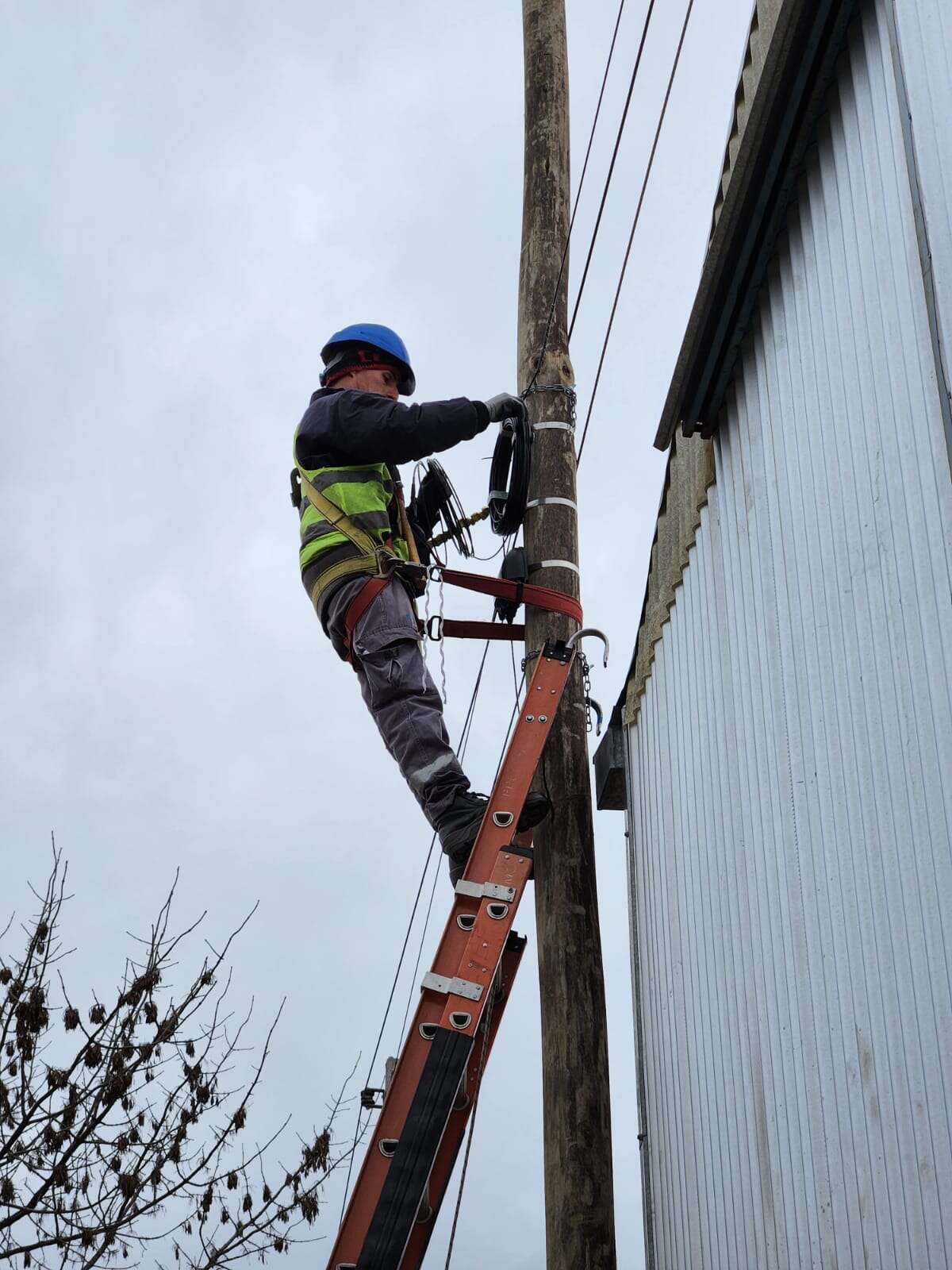 Avanza la obra de fibra óptica para Alpachiri