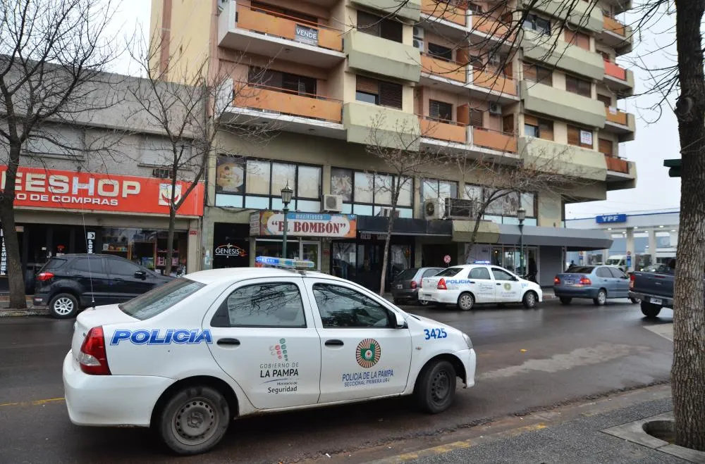 Un hombre falleció tras caerse del Edificio Pampa en el centro santarroseño