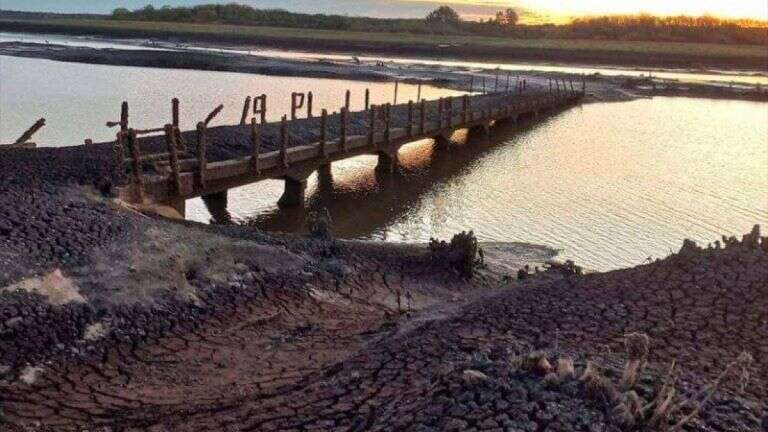 Uruguay: Argentina ofreció un buque con cisterna para hacer frente a la falta de agua