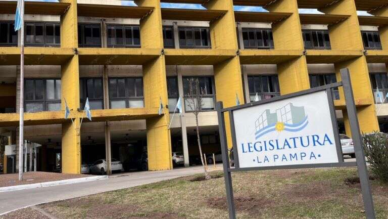 La vicegobernadora Mayoral convocó a sesiones extraordinarias para este jueves en la Legislatura Provincial