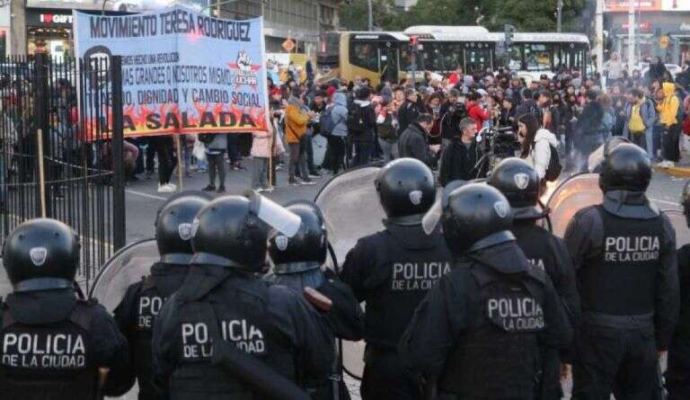 Elecciones 2023: Revuelo político y acusaciones cruzadas por la muerte del militante de izquierda en el Obelisco