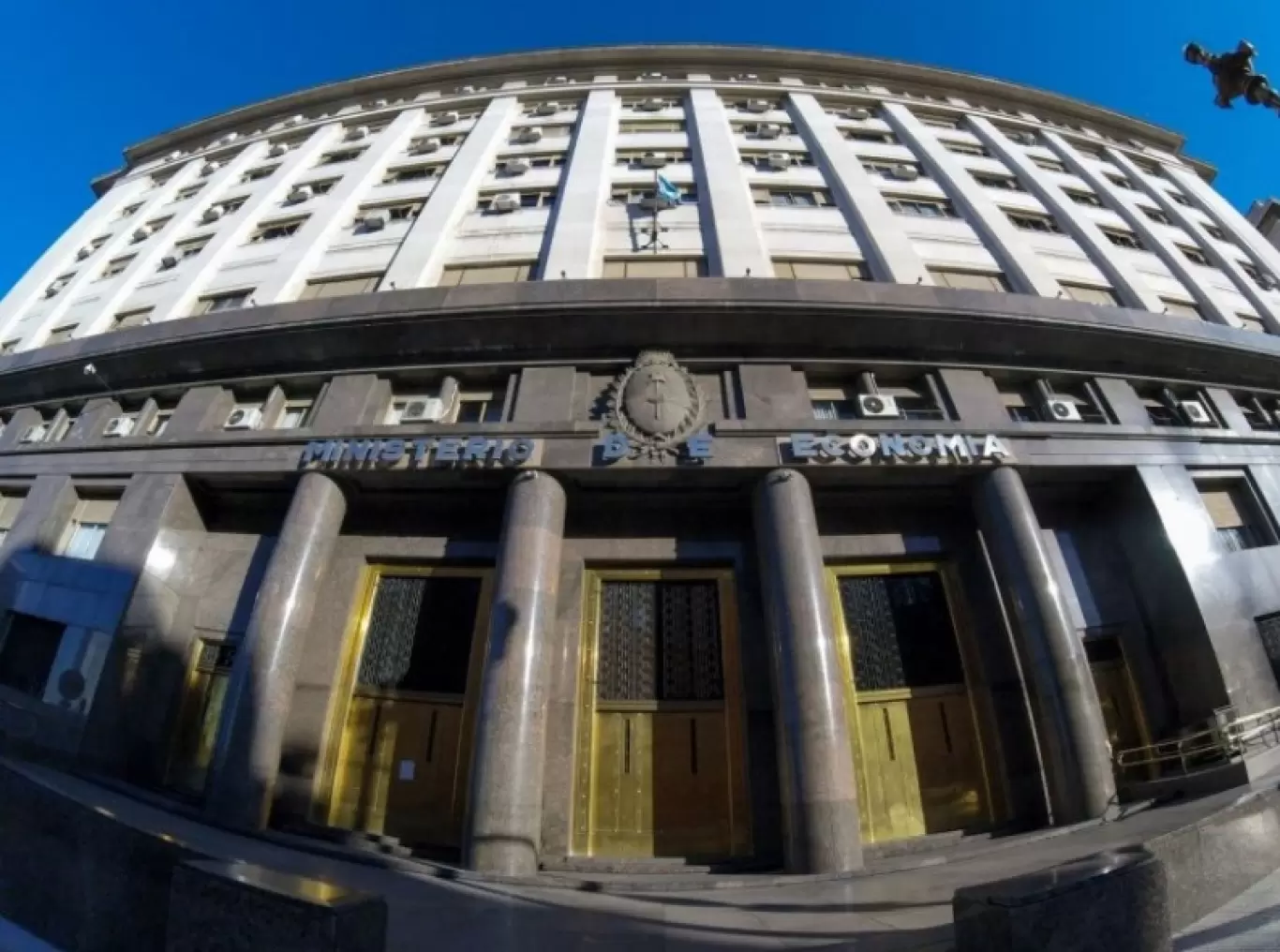 Las transferencias no automáticas a provincias cayeron 76,4% en agosto
