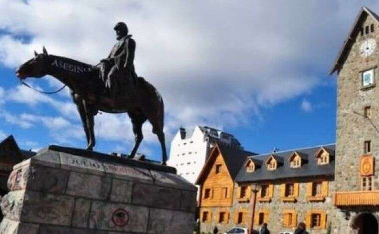 Río Negro: Suspenden el traslado del monumento de Julio Argentino Roca en Bariloche