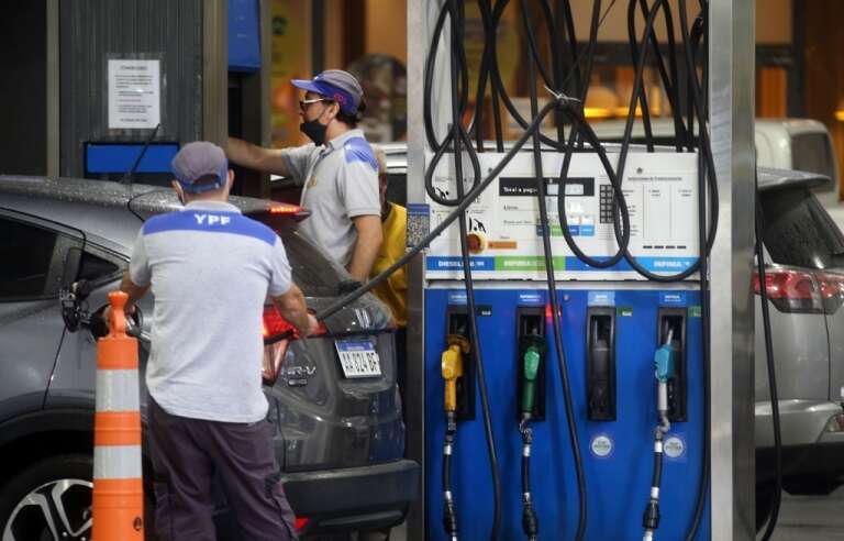 YPF aumentó el precio de los combustibles en un 14%