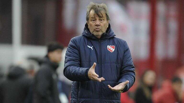 Fútbol: Zielinski renunció al cargo de entrenador de Independiente