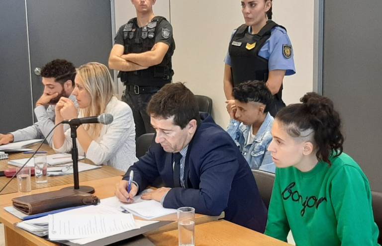 El TIP confirmó las prisiones perpetuas en el caso Lucio y le agregó a la madre el delito de abuso sexual