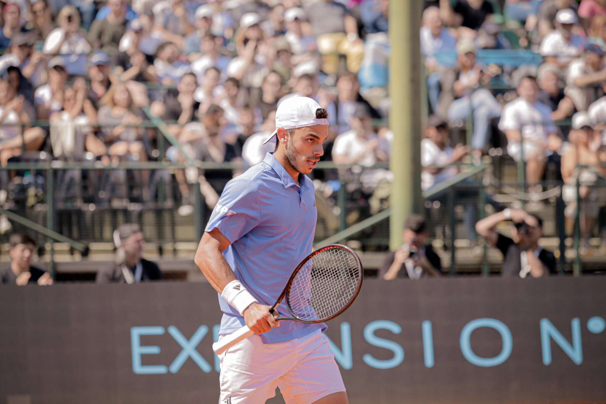 Tenis: Cerúndolo le dio el primer punto a Argentina en la Copa Davis