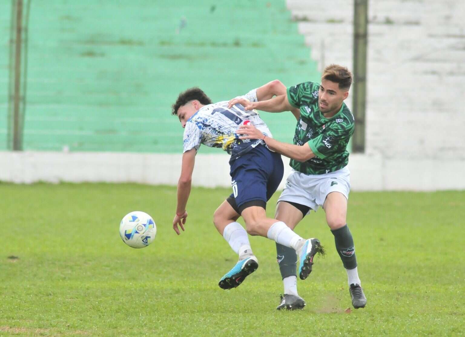 Federal “A”: Ferro perdió y dejó pasar una buena chance