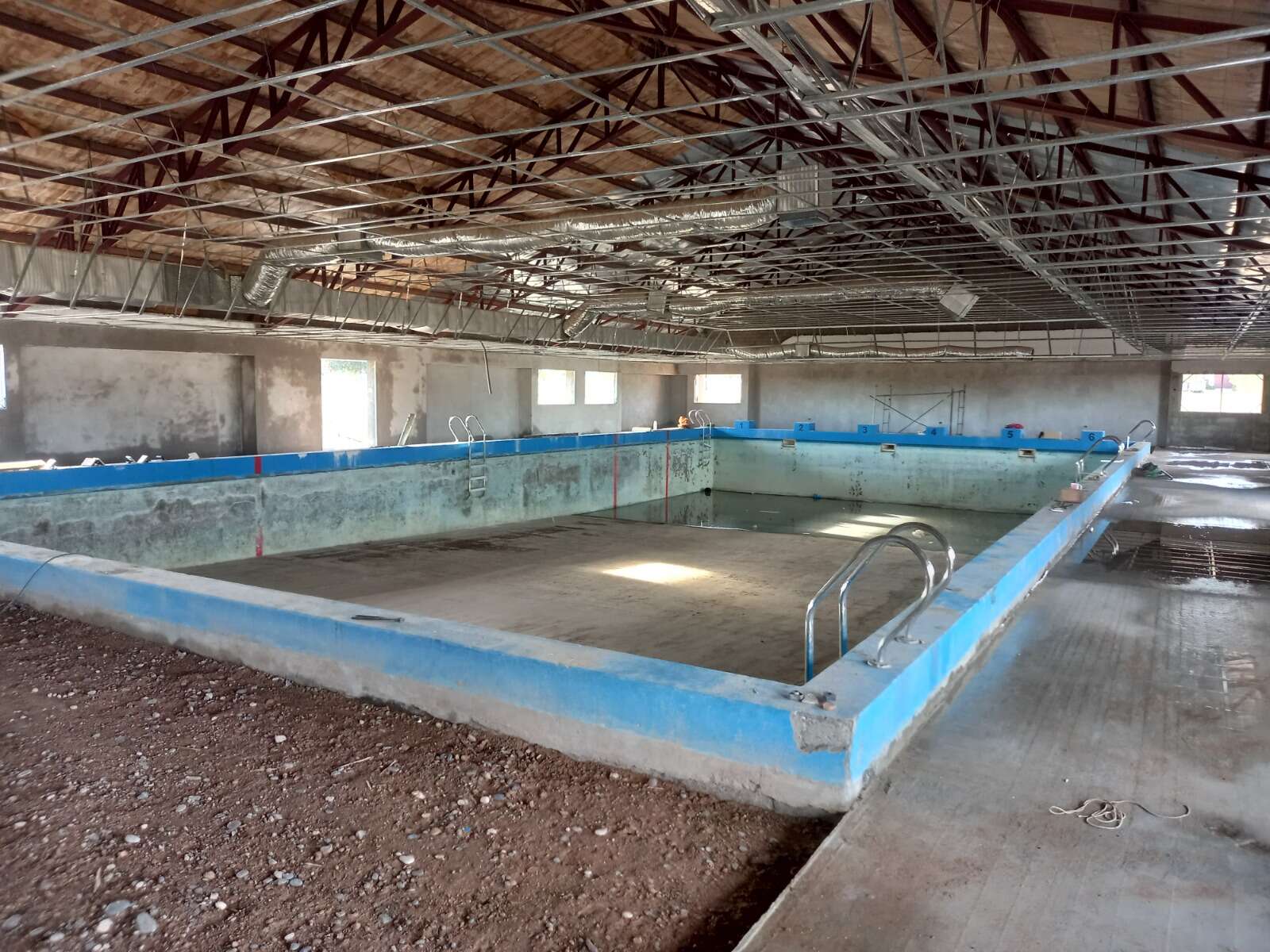 Casa de Piedra: Realizan obras en el natatorio