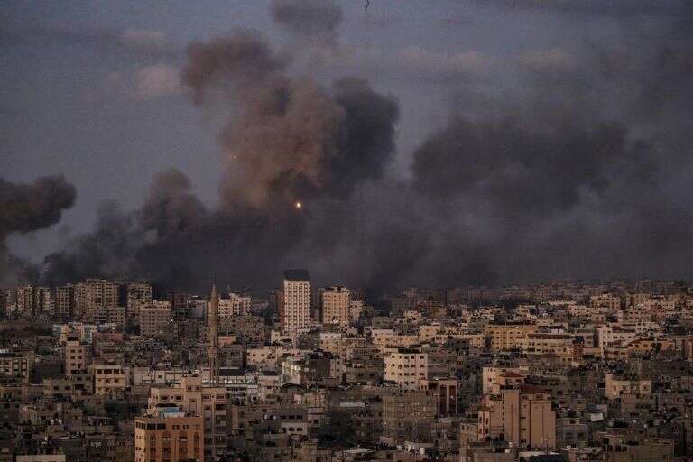 Medio Oriente: Israel intensifica su ofensiva contra Gaza mientras se paraliza un plan de alto el fuego