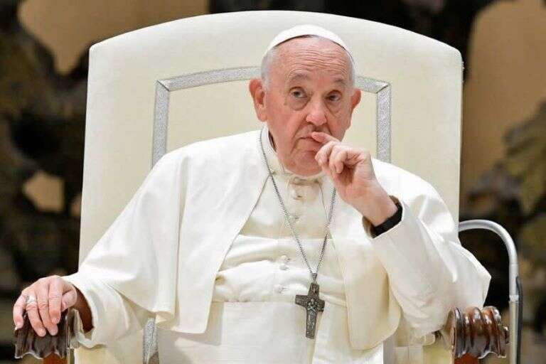 El Papa Francisco suspendió su agenda de sábado por problemas de salud