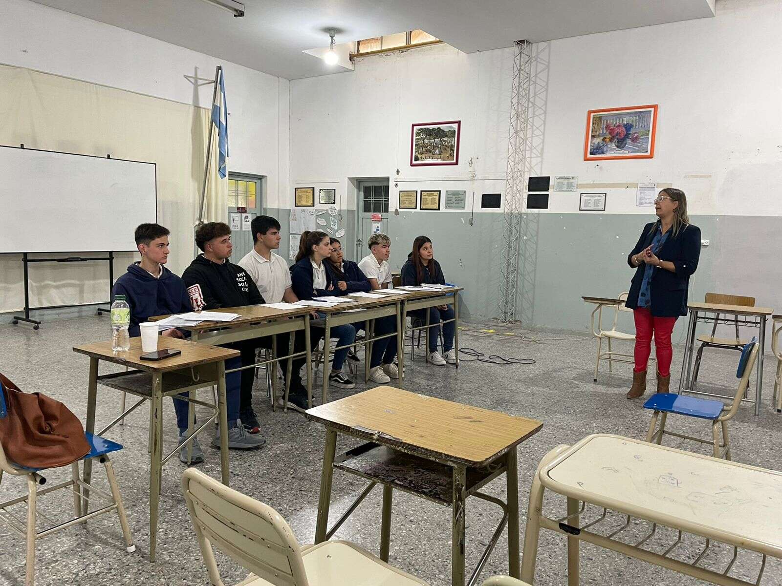 “Educación + Justicia”: Charla en Miguel Riglos preparando un simulacro de juicio