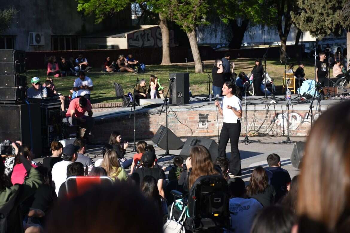 Gran convocatoria de Lucía Cámpora en el Parque Oliver