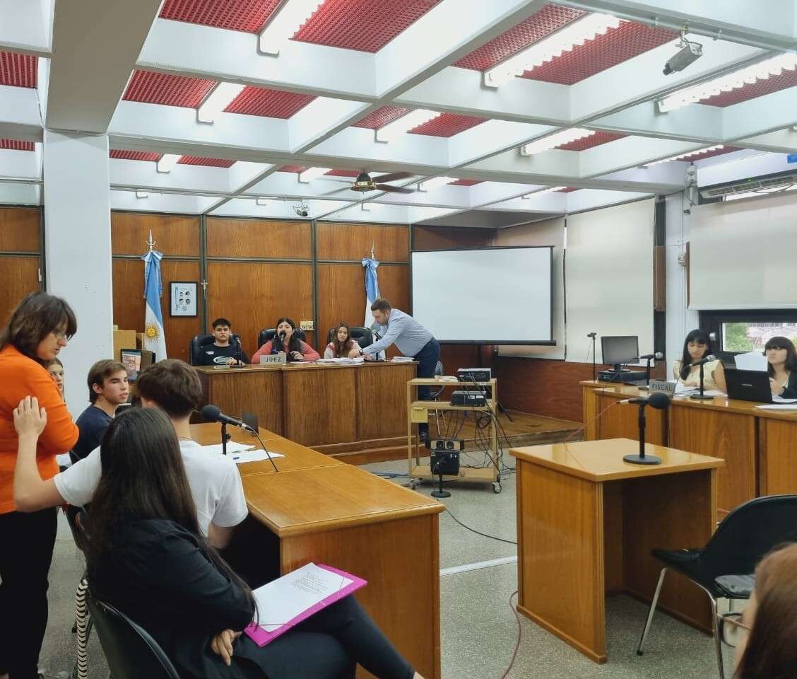 Tres colegios de General Pico realizaron un simulacro de juicio