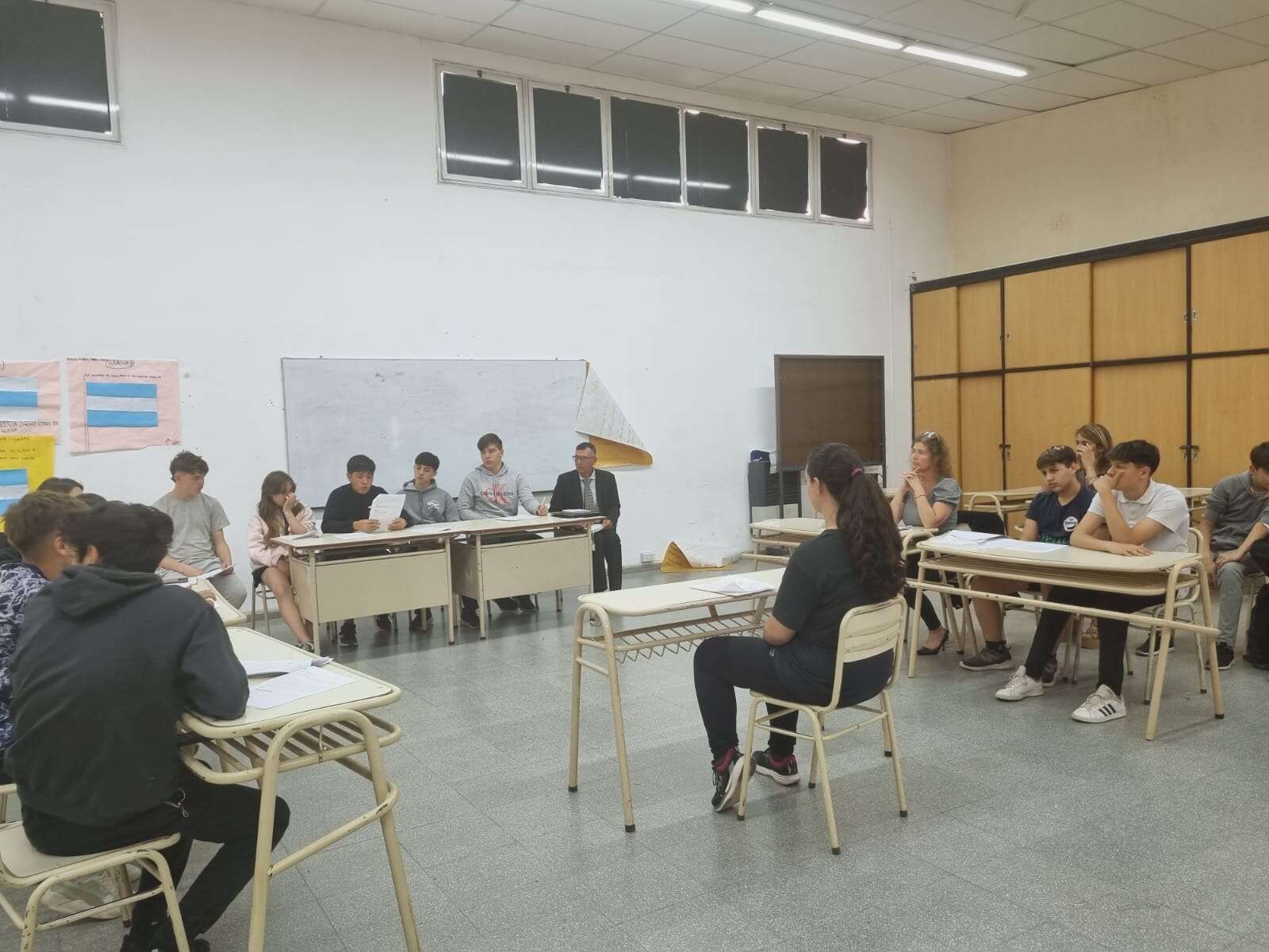 Dos colegios de Victorica realizaron un simulacro de juicio en la localidad