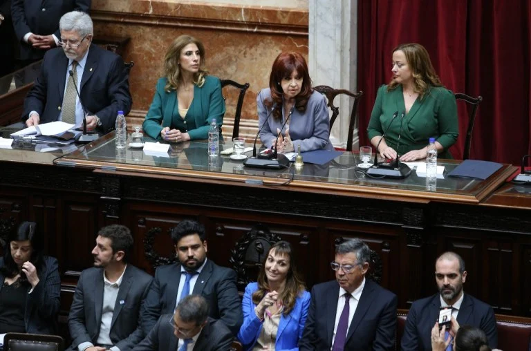 Elecciones 2023: Massa y Milei se llevaron todos los flashes en la Asamblea Legislativa que proclamó a las dos fórmulas del balotaje