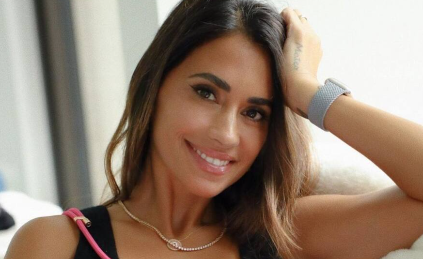 El look súper canchero de Antonela Roccuzzo para recorrer Disney muy cómoda que se robó todas las miradas