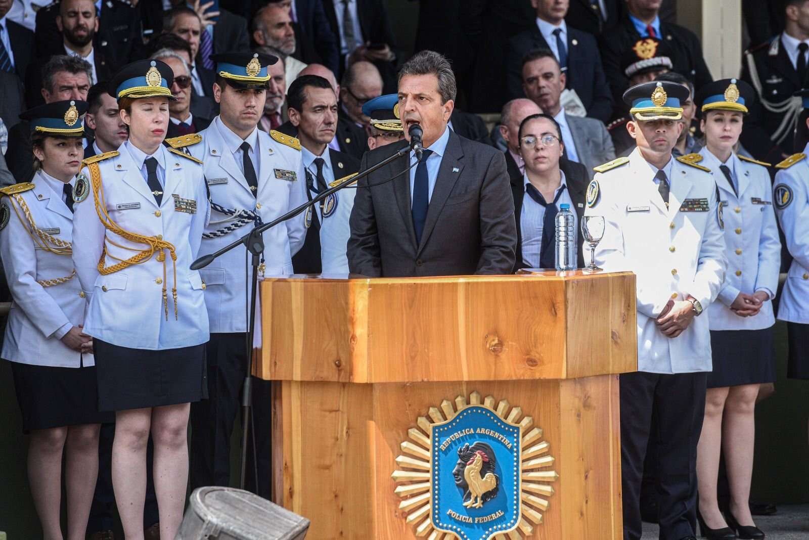 Massa respaldó a las fuerzas de seguridad en su tarea de “defender la vida y bienes de los argentinos”