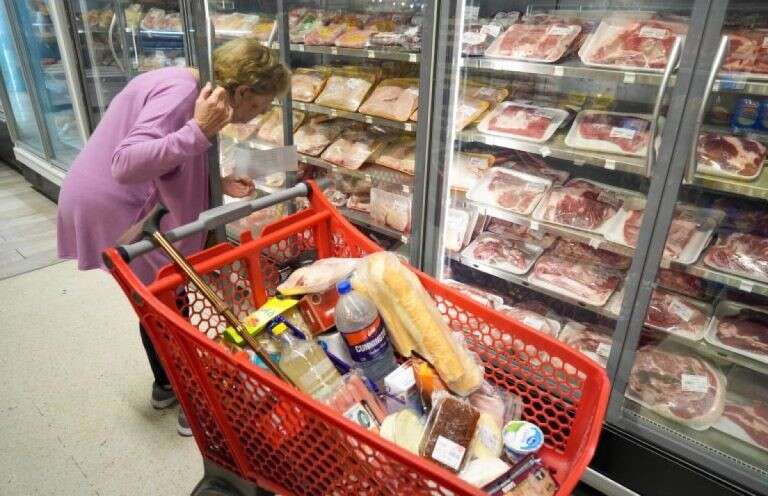 Advierten una desaceleración de los precios en abril y la inflación sería similar a la de marzo