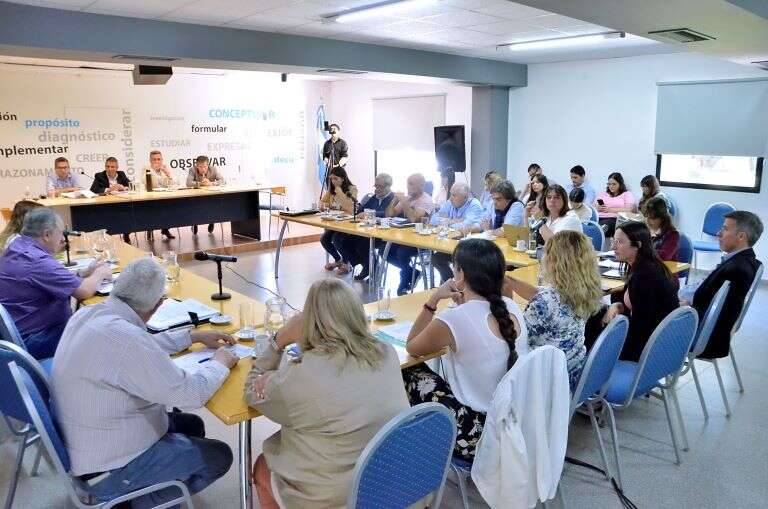 Funcionario provincial pasó por Diputados para analizar el proyecto sobre Transporte por Cuenta Propia