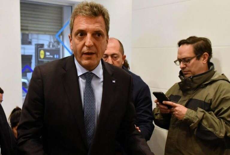Massa reveló que evalúa tres ofertas del sector privado para trabajar en el exterior