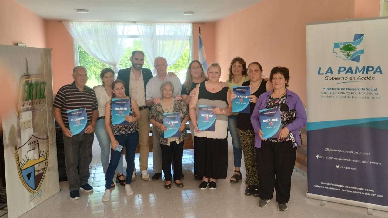 Desarrollo Social entregó créditos y recorrió obras en el norte provincial